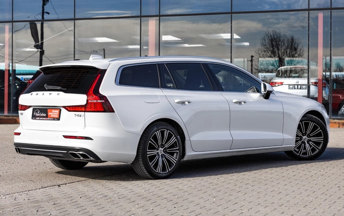 Volvo V60 cena 106900 przebieg: 162600, rok produkcji 2019 z Bobowa małe 781